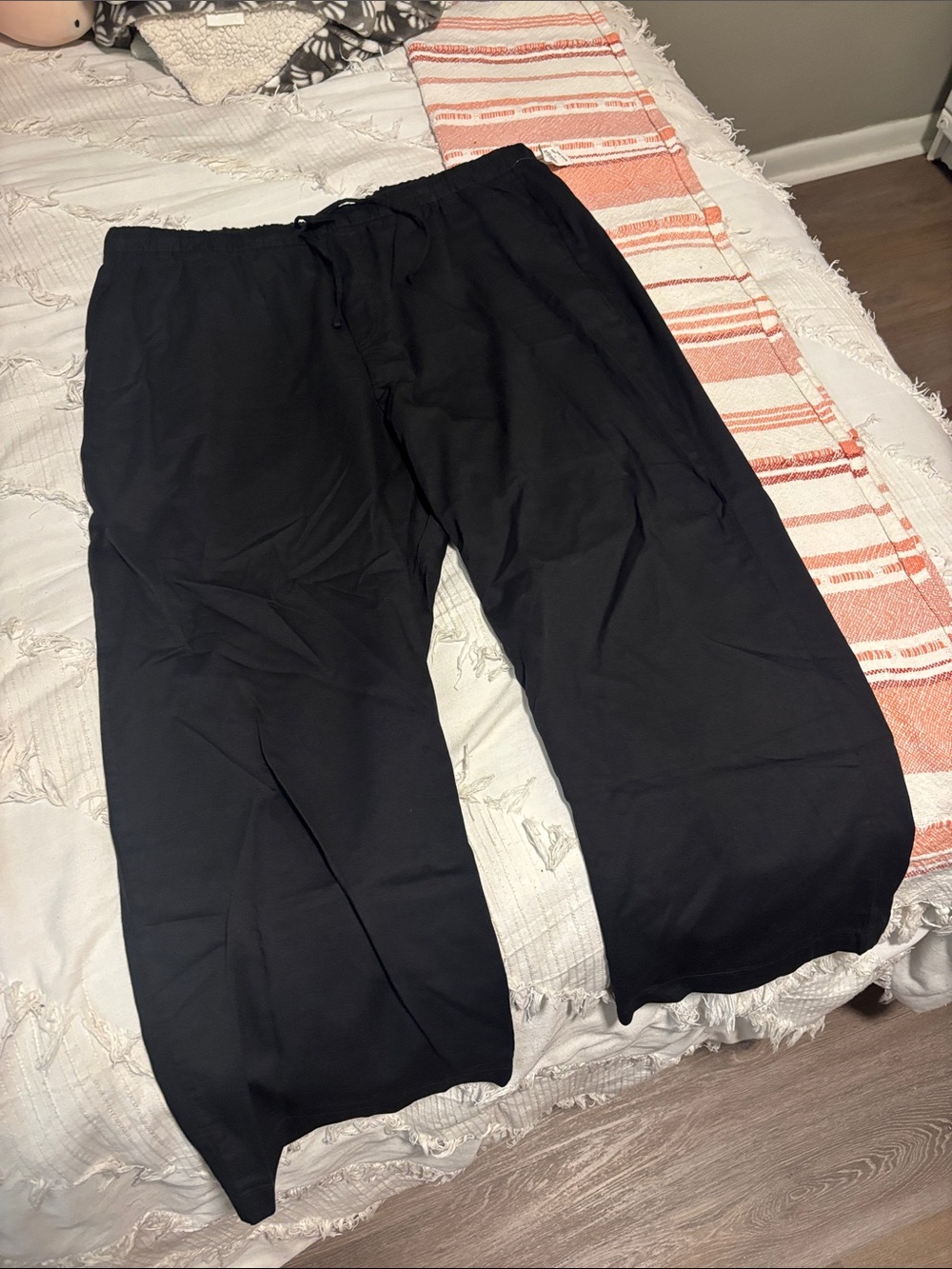 GAP Women’s Black Straight Leg Drawstring Pants